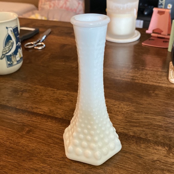 2 E.O Brody Co Vintage White Milk Glass Vase - Picture 9 of 11